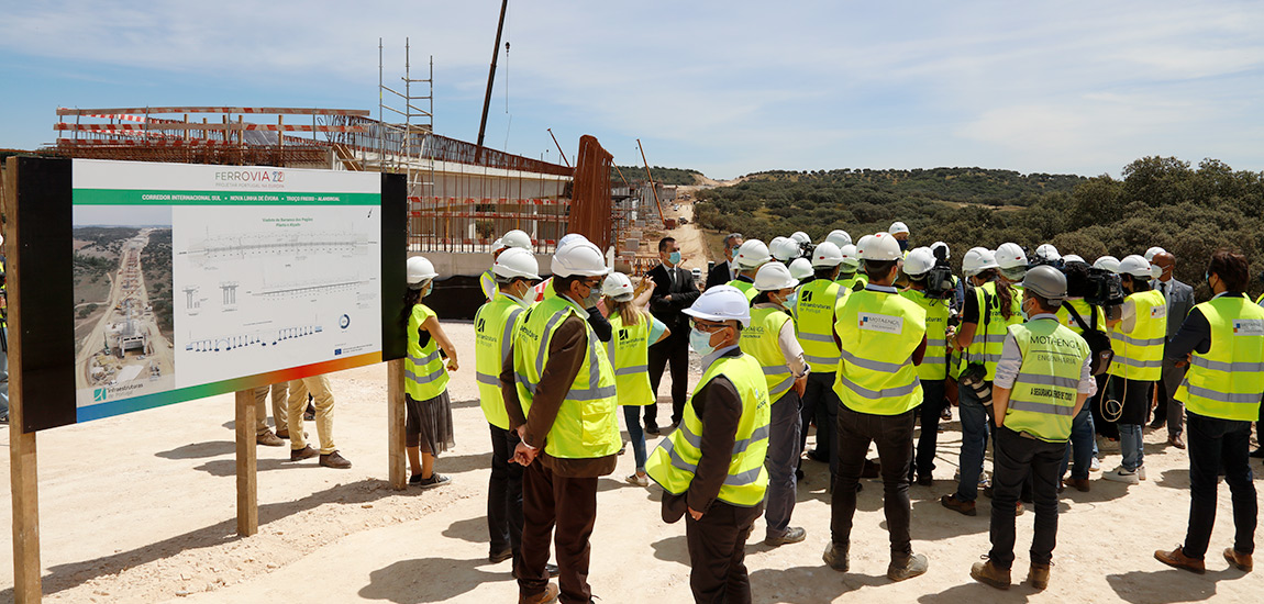 Primeiro-Ministro visita a Obra do Troço Freixo-Alandroal