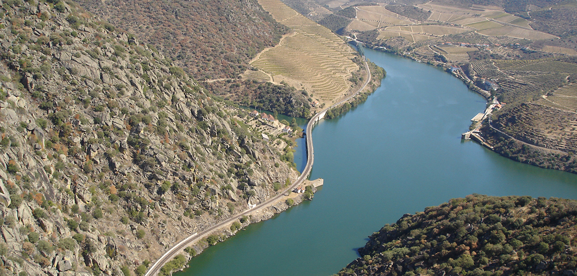 Empreitada de Reabilitação da Superestrutura de Via na Linha do Douro 