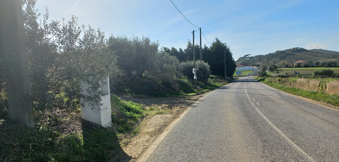 Fotografia 1 - Beneficiação do sistema de drenagem na ER374