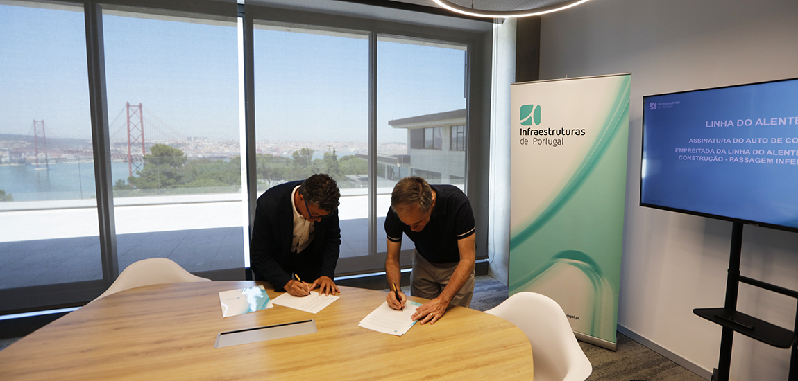 Assinatura do auto de consignação empreitada de construção de uma Passagem Inferior para Peões, da Linha do Alentejo