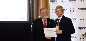 Presidente da IP, Miguel Cruz, recebe prémios APEE