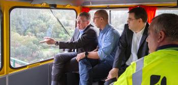 François Bausch com representantes do Ministério das Infraestruturas e Habitação, e representantes do IMT em visita à Linha da Beira Alta